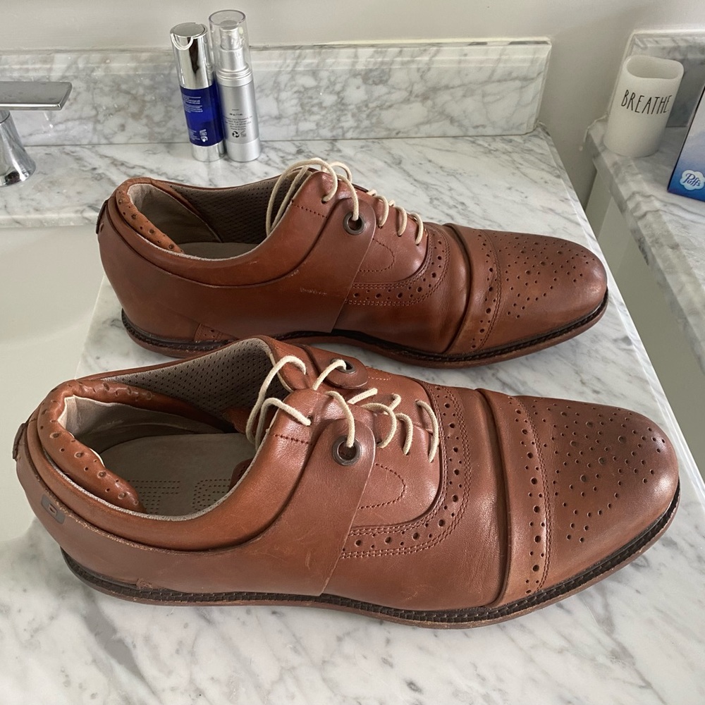 Tsubo men’s brown Oxford dress shoes